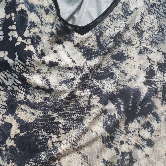 EUC Asymmetrical Hem Top 3x - Picture 3 of 3